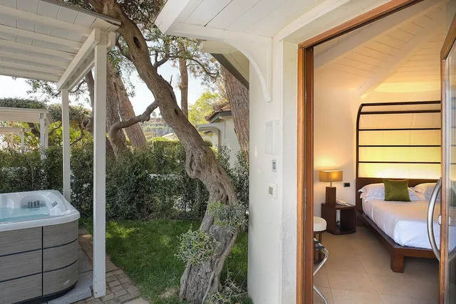 غرفة سوبيريور بسرير كوين بإطلالة على البحر بجاكوزي، La Plage Resort 5/5