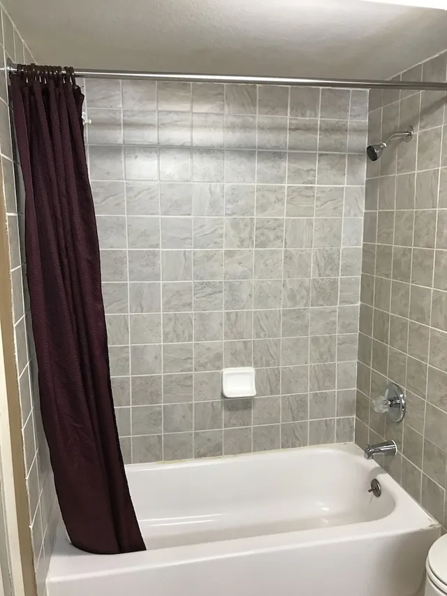غرفة بسريرين كوين للمدخنين، Americas Best Value Inn Laredo 3/3