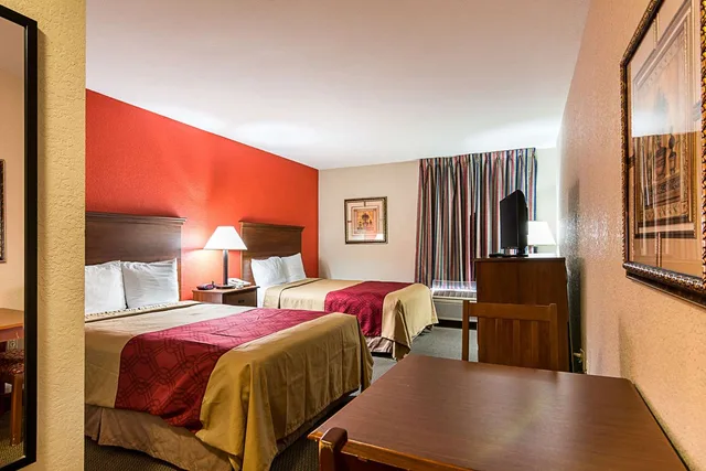 غرفة بسريرين مزدوجين للمدخنين، Econo Lodge Andrews Air Force Base 3/4