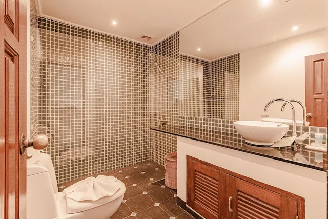 2 Bedrooms, Garden, Suite, Queen and Twin Beds, Kamala Beach Estate 4/5