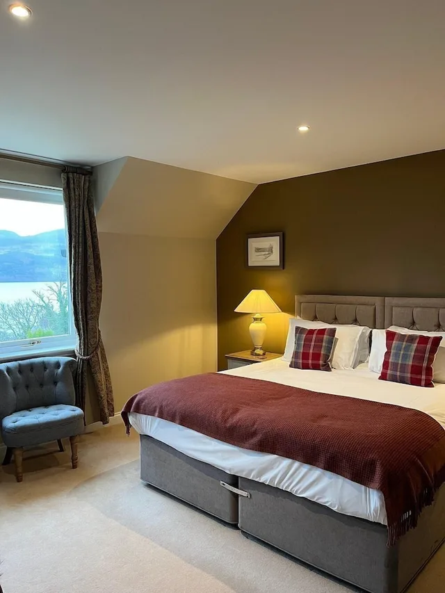 غرفة تنفيذية بسرير كينج، Loch Ness Cottages 1/3