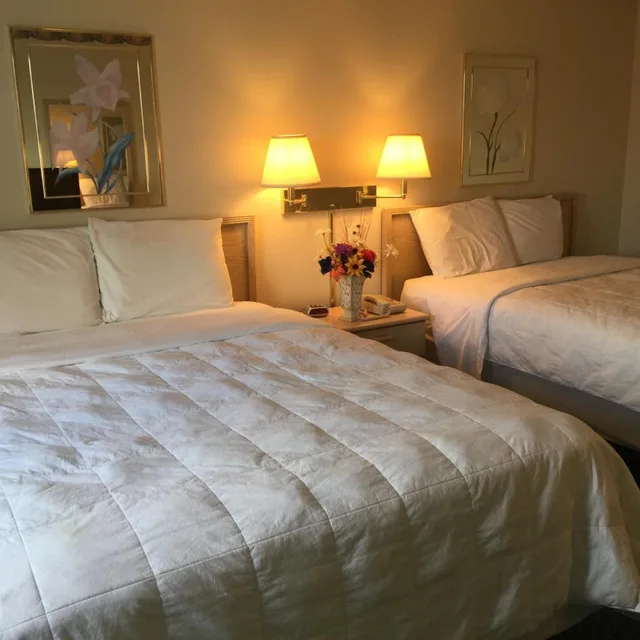غرفة بسرير كوين، Americas Best Value Inn Suites Bluffton 2/4