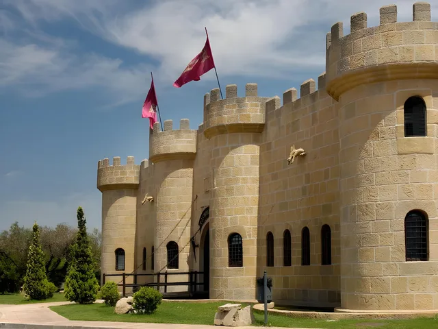 جناح بسرير كوين، Hotel Castillo Bonavia 1/1