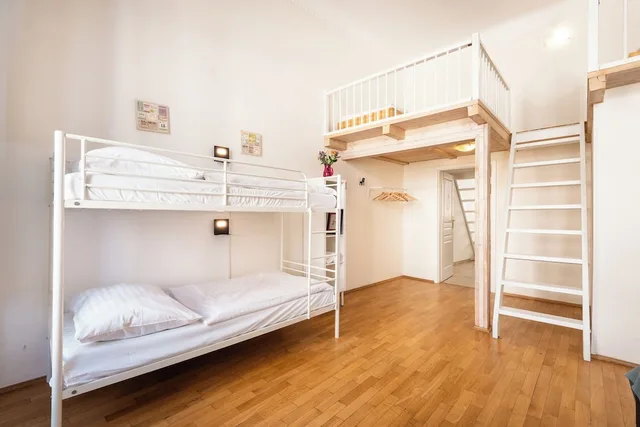 Mezzanine, 2 Bedrooms, Superior, Apartment, 5 Beds, 2 Double Beds, Bunk Bed, Sofa, Terrace، Hybernska Apartments 10/10