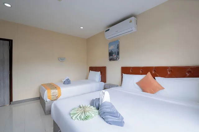 جناح بسريرين منفصلين وسريرين كينج وسرير كوين بـ3 غرف نوم، Squareone Hostel 1/10
