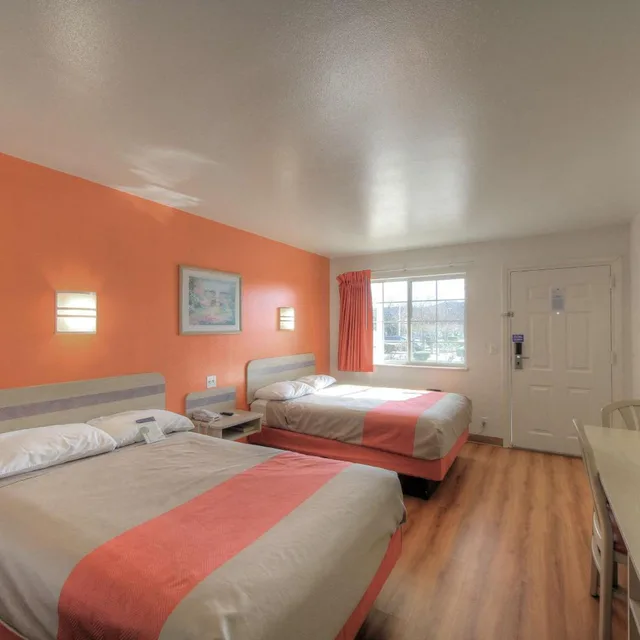 غرفة رباعية، Motel6 Kerrville, TX 5/10