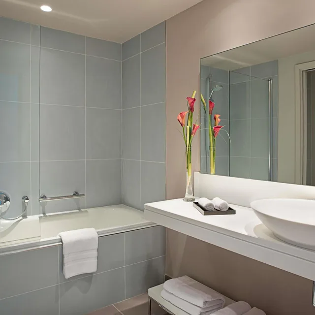 Superior, Double or Twin Bed, Inner Courtyard View، Cures Marines Hotel Thalasso & Spa Trouville - MGallery Collection 7/10