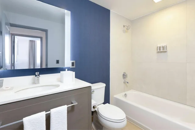 جناح بسرير مزدوج بشرفة بغرفتي نوم، Residence Inn by Marriott Cancun Hotel Zone 7/8