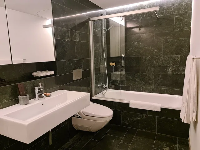 شقة بسريرين كوين بإطلالة على البحيرة بغرفتي نوم، Lucerne Lake View Apartments 3/5