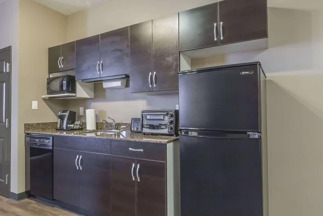 Efficiency, 2 Queen Beds، Quality Inn and Suites Saskatoon 4/4