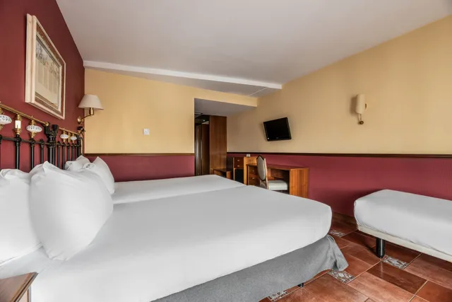 Room, Triple, Cathedral View، Crisol Meson Del Cid 1/5