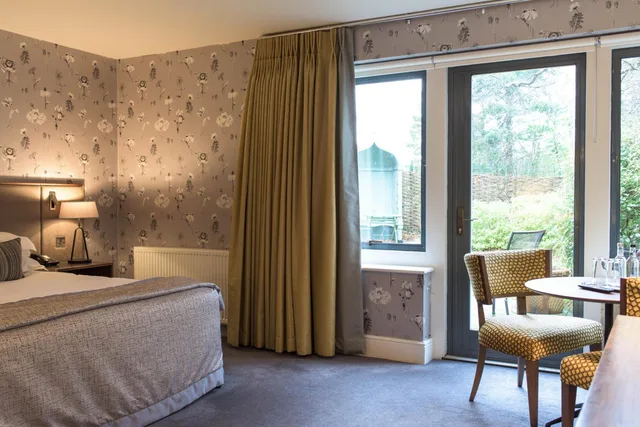 جناح جونيور، Jesmond Dene House 2/7