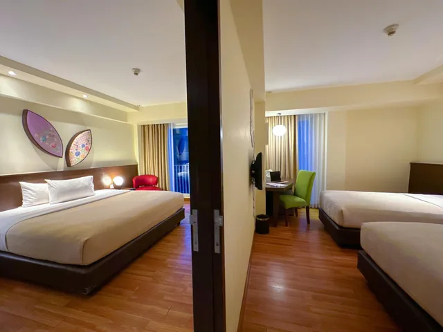 غرفة متصلة ديلوكس بسرير مزدوج وسريرين منفصلين، The Atanaya Hotel Bali 10/10