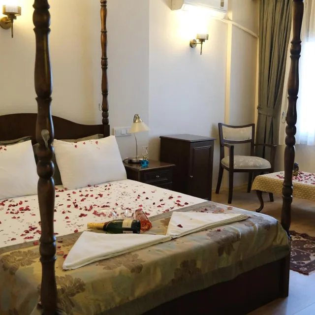Deluxe, Double Bed, Side Sea View، ALATURKA ELEGANCE 2/6