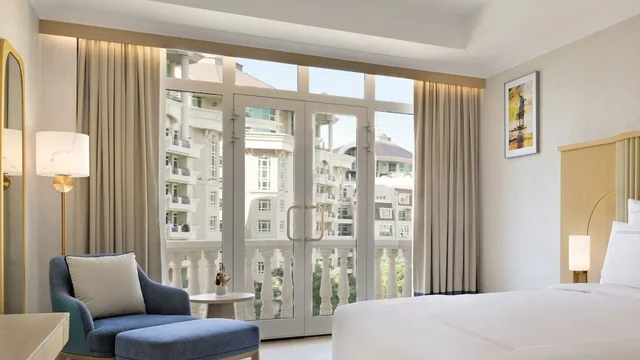 جناح ملكي بسرير مزدوج بشرفة بجاكوزي، Swissotel Al Murooj Dubai 3/6