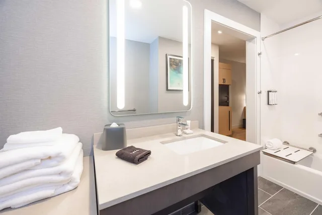 جناح استوديو بسرير كينج مع أريكة لذوي الإعاقة، Hyatt House Portland Airport 9/9