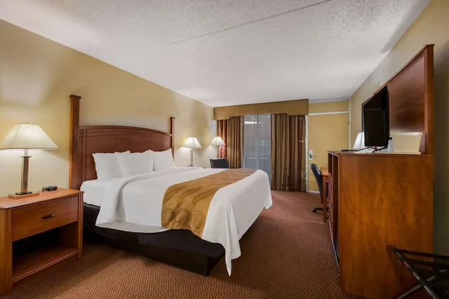 غرفة بسرير كينج لذوي الإعاقة، Quality Inn Chickasha 4/4
