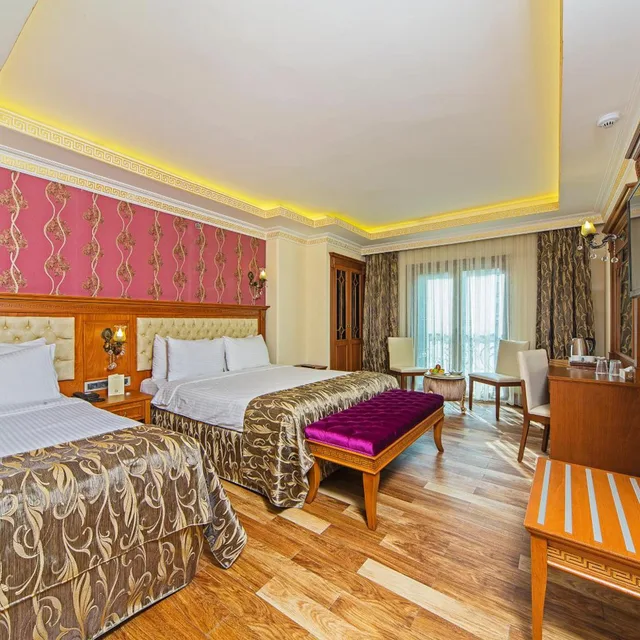 Family, Lausos Palace Hotel Istanbul 4/10