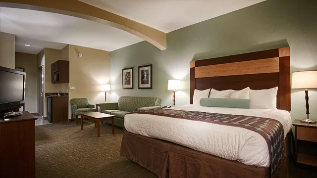 جناح بسرير كينج، Best Western Plus Texarkana Inn & Suites 1/2