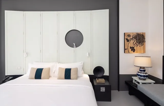 River, Double Bed، HOTEL DES ARTISTS PING SILHOUETTE 4/7