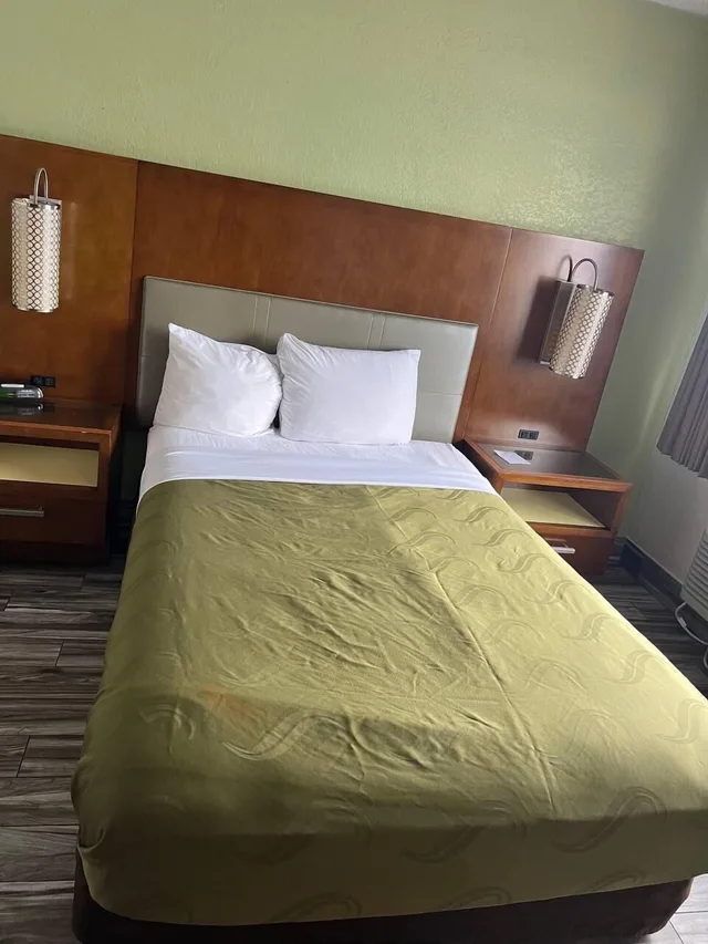 غرفة قياسية بسرير كينج، Baymont by Wyndham Orlando Downtown 1/3