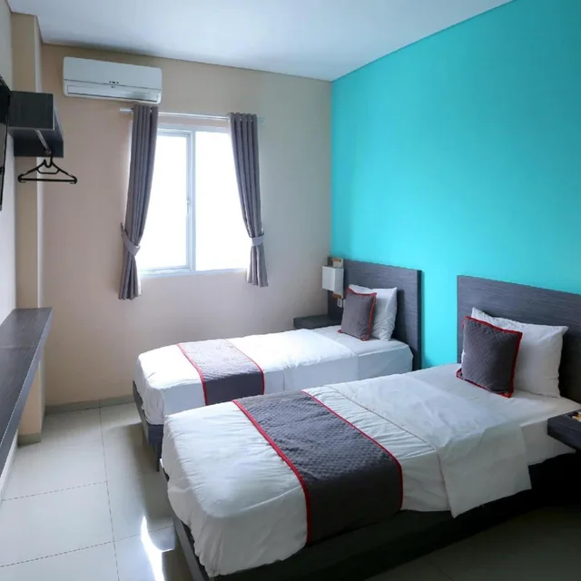 Standard, Twin Beds, King Bed, Super OYO Townhouse OAK Hotel Fiducia Pondok Gede 1/3