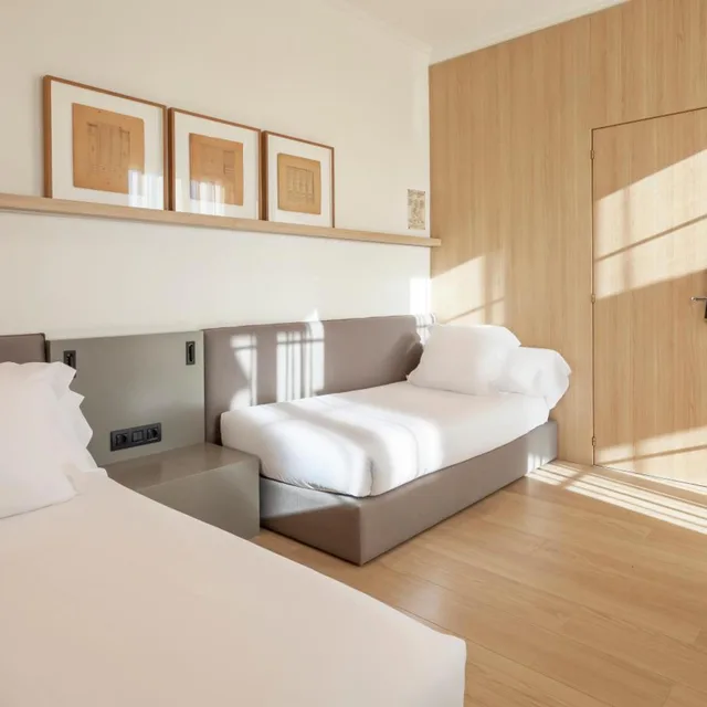 غرفة عائلية بشرفة، Astoria Hotel 6/10