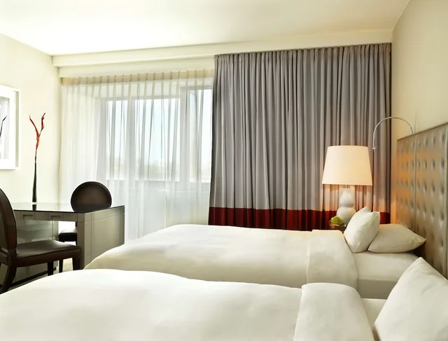 غرفة بسريرين كوين، Hyatt Regency Cologne 1/5