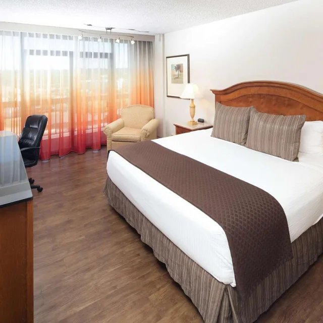 غرفة بريميوم بسرير كينج بشرفة، Red Lion Hotel Boise Downtowner 1/8