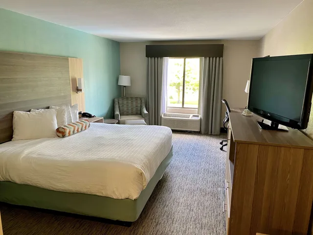 غرفة قياسية بسرير كينج، Best Western Executive Inn & Suites 1/8