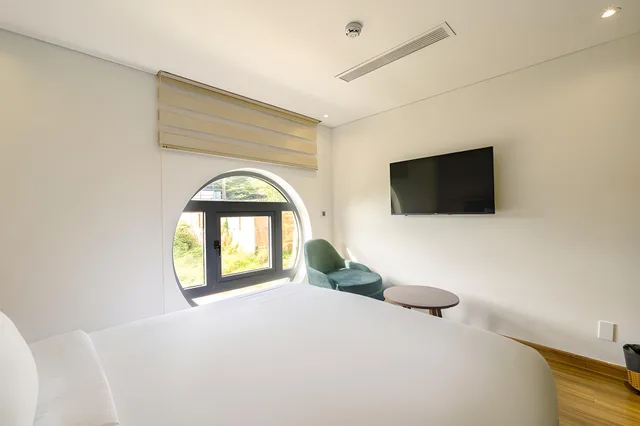غرفة ديلوكس بسريرين كوين بإطلالة على الحديقة، The Tahiti Beach Hotel Phu Quoc 1/5