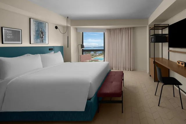 1 Bedroom, Rok, Suite، ROK Hotel Kingston, Tapestry Collection by Hilton 1/2