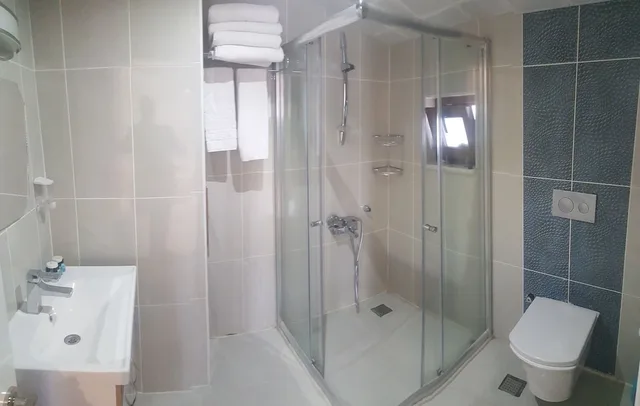 غرفة ثلاثية للمدخنين، Sozturk Otel 2/2