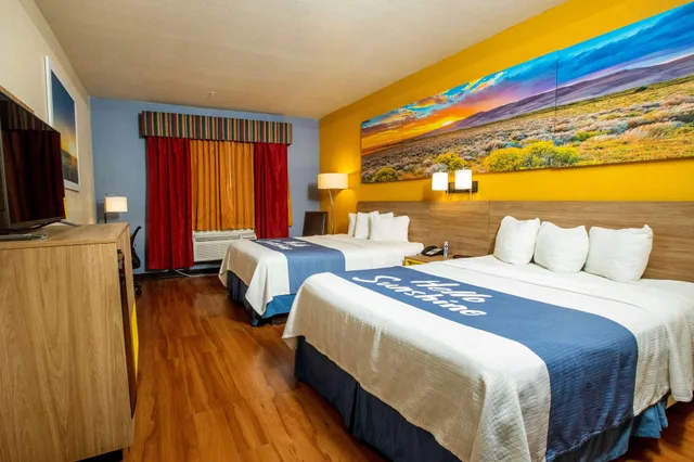 غرفة رباعية بسريرين كوين، Days Inn & Suites By Wyndham Houston North/Aldine 2/2