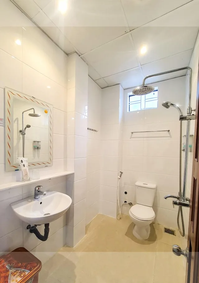 سكن مشترك مختلط عائلي بسرير كوين وسريرين كوين بإطلالة على الحديقة، QUAN QUAN HOTEL 5/5