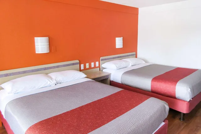 غرفة بسريرين كوين للمدخنين، Rodeway Inn Altoona Orchard Plaza 1/2