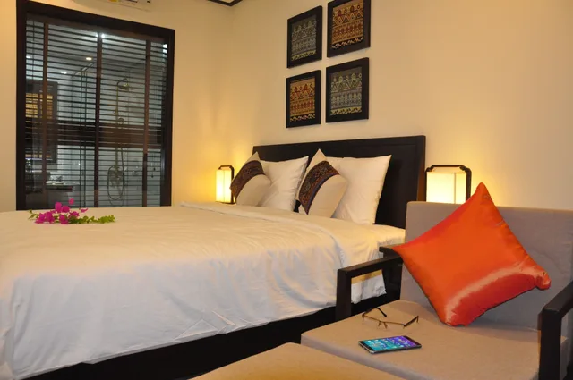 غرفة ديلوكس بسرير كينج بإطلالة على النهر بشرفة، The Quin Riverside Villa 5/6