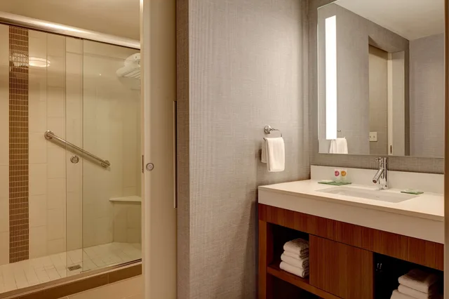 غرفة بسرير كينج، Hyatt Place Columbus 4/5