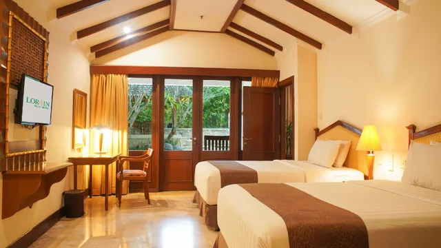 Bungalow, Twin Beds, 2 King Beds, with Pool، Lorin Solo Hotel Ex Lorin Business Resort Spa Solo 2/2