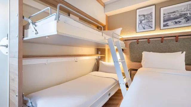 Standard, Multiple Beds، Campanile Pont de Suresnes 2/5