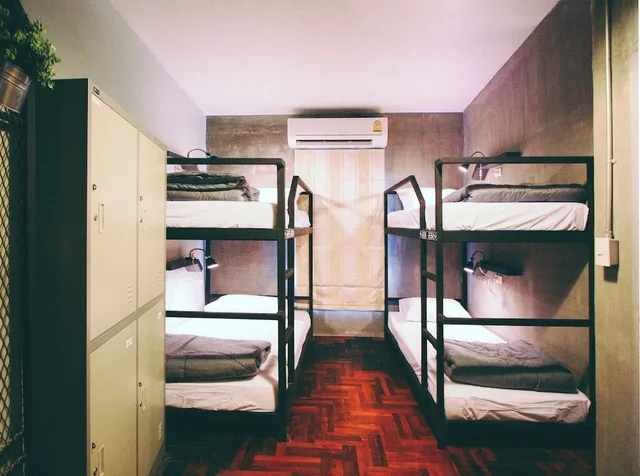 Private, 2 Bunk Beds, Private Bathroom، Atlas Bangkok Hotel 1/3