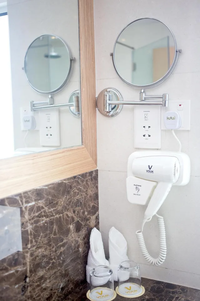 غرفة بسريرين منفصلين بإطلالة على المدينة، Vouk Hotel Suites 7/7