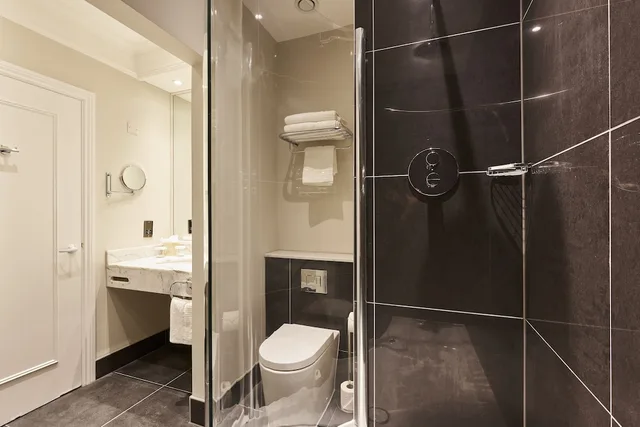غرفة سوبيريور بسرير كينج، Coldra Court Hotel By Celtic Manor 3/3