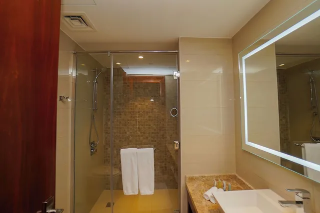 غرفة تنفيذية بسرير كينج، The Grand Lux Hotel 4/5