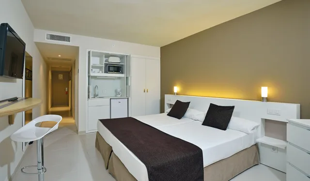 Beach House, Suite, Sea View، Innside by Melia Wave Calvia 1/9