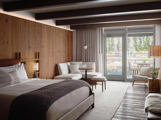 Room, King Bed, Balcony, 1 Hotel Nashville 1/3