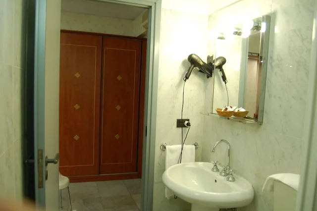 غرفة مفردة، Hotel Chelsea 10/15