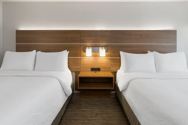 Standard, Holiday Inn Express Glenwood Springs Aspen Area, an IHG Hotel 1/3