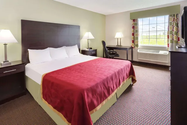 غرفة بسرير مزدوج، Baymont By Wyndham Beloit 1/2