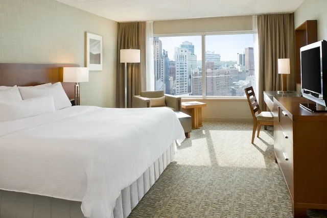 غرفة تقليدية بسرير كينج لذوي الإعاقة، The Westin Pittsburgh 1/3